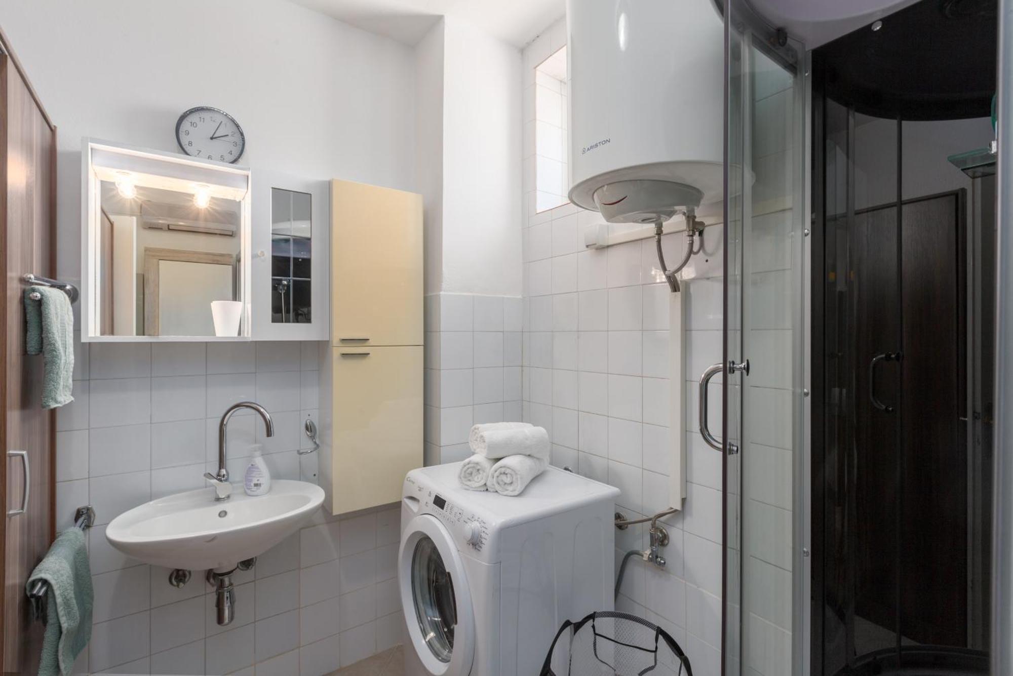 Seaview Apartment روفينج المظهر الخارجي الصورة